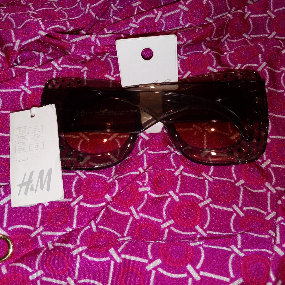 SUNGLASSES 😎 - Picture 4 of 4